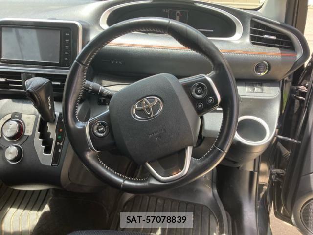 Toyota SIENTA 2016-08 7510037-15