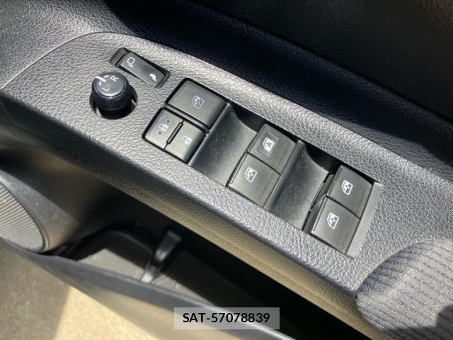 Toyota SIENTA 2016-08 7510037-16