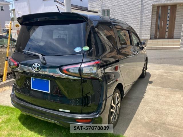 Toyota SIENTA 2016-08 7510037-2