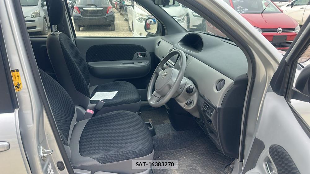 Toyota SIENTA 2009 7332894-11