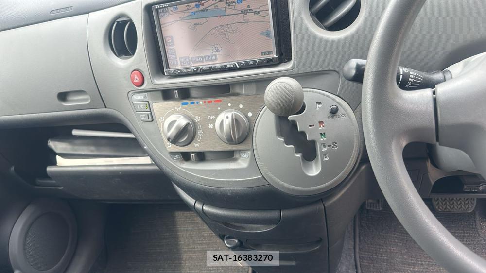 Toyota SIENTA 2009 7332894-18