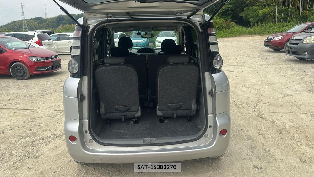 Toyota SIENTA 2009 7332894-23