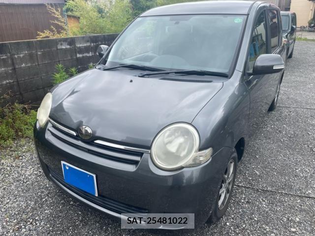 Toyota SIENTA 2009-10 7562835-0