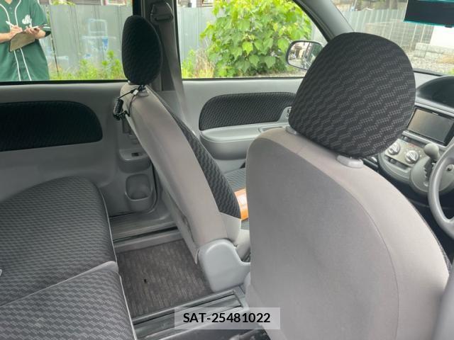 Toyota SIENTA 2009-10 7562835-9