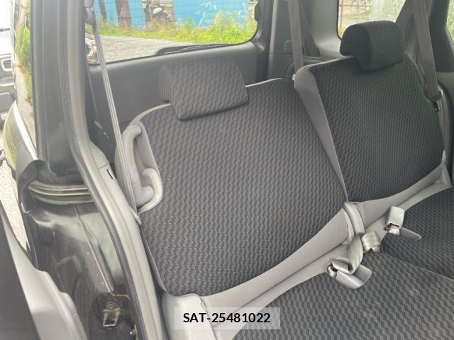 Toyota SIENTA 2009-10 7562835-10