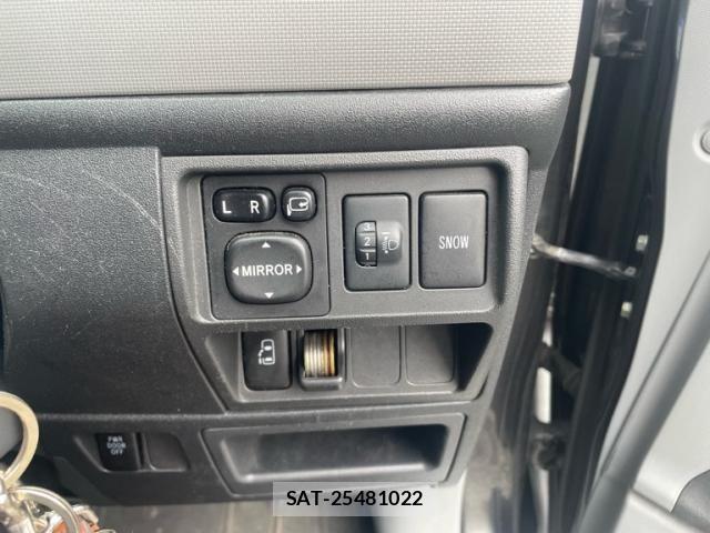 Toyota SIENTA 2009-10 7562835-16