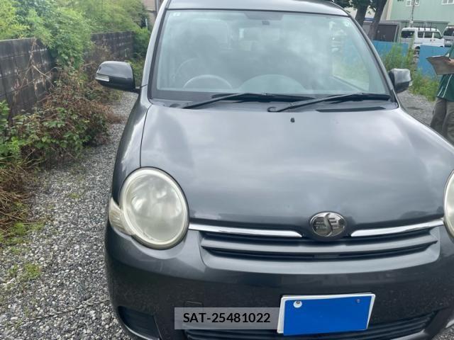 Toyota SIENTA 2009-10 7562835-1