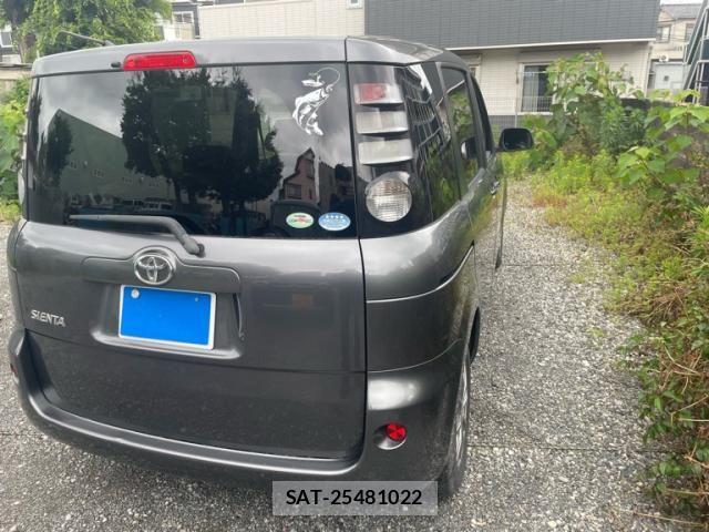 Toyota SIENTA 2009-10 7562835-2