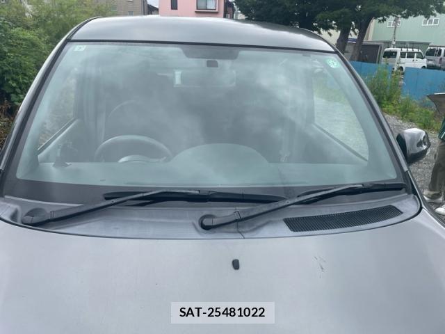 Toyota SIENTA 2009-10 7562835-5