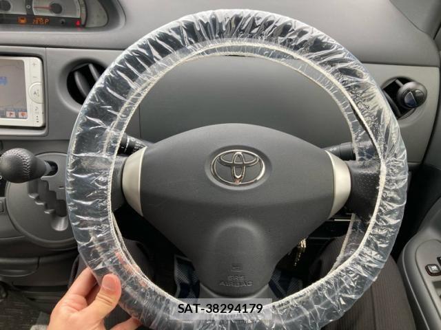 Toyota SIENTA 2013-07 7562832-9