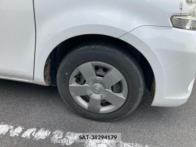 Toyota SIENTA 2013-07 7562832-13