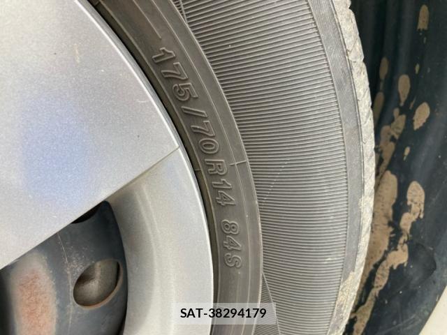 Toyota SIENTA 2013-07 7562832-14