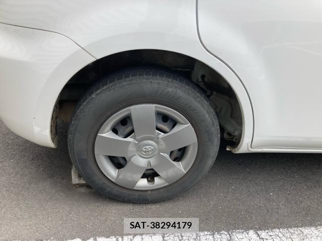 Toyota SIENTA 2013-07 7562832-15