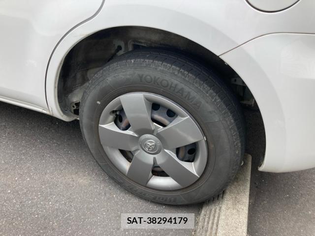 Toyota SIENTA 2013-07 7562832-16