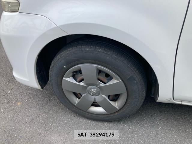 Toyota SIENTA 2013-07 7562832-17