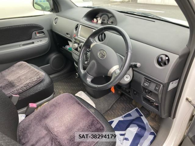 Toyota SIENTA 2013-07 7562832-6