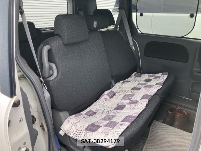 Toyota SIENTA 2013-07 7562832-8