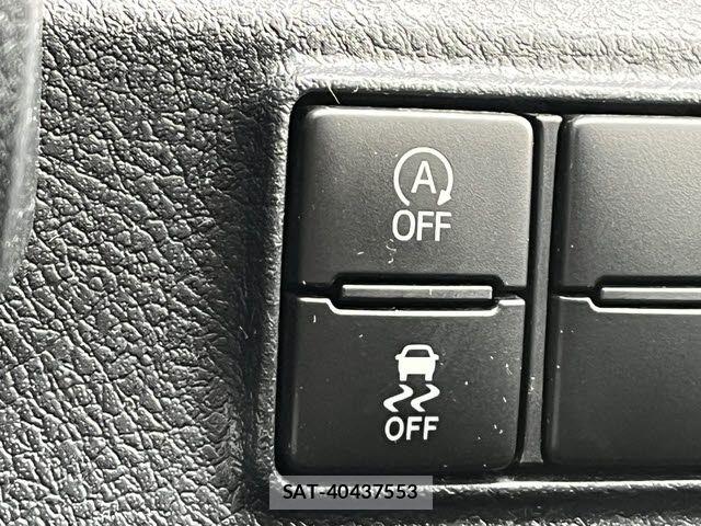 Toyota SIENTA 2017-05 7562830-11