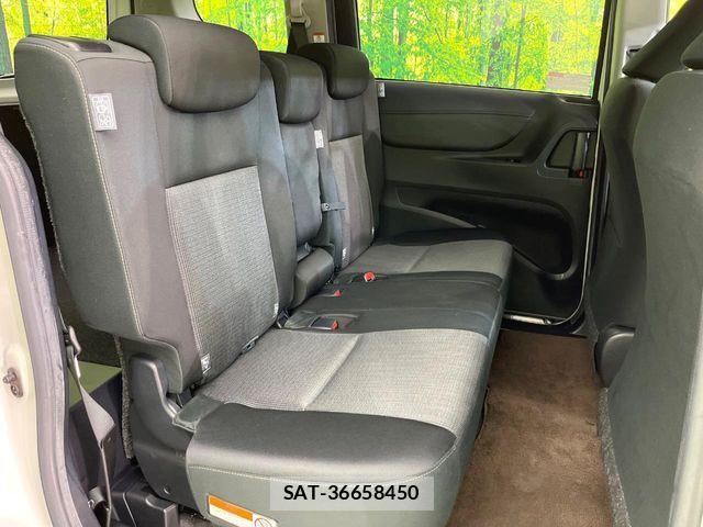 Toyota SIENTA 2018-10 7562828-9