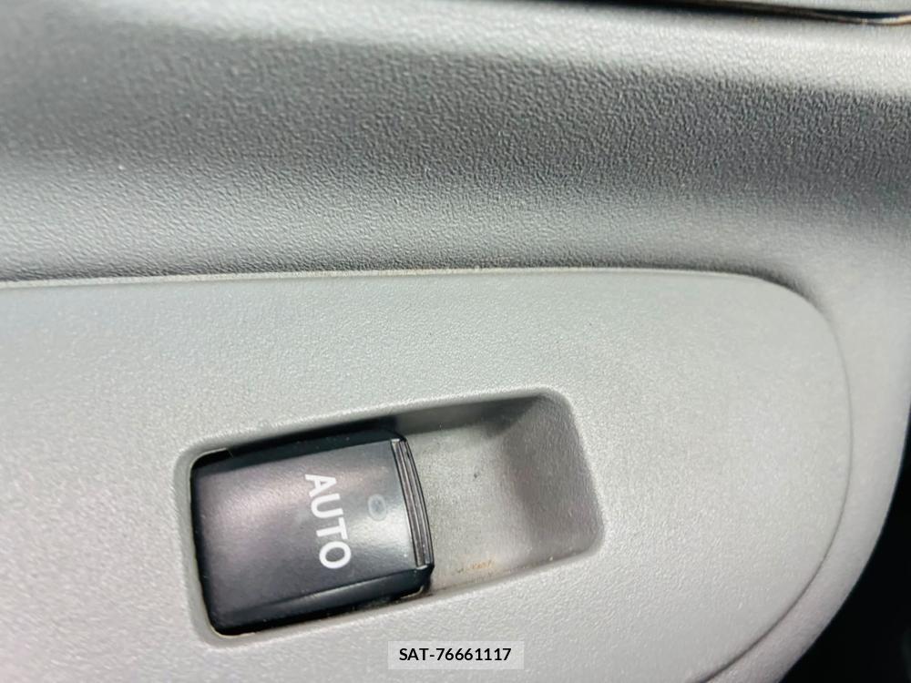 Toyota SIENTA 2008-01 7538433-23