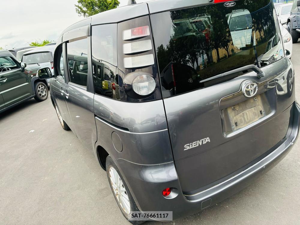 Toyota SIENTA 2008-01 7538433-2