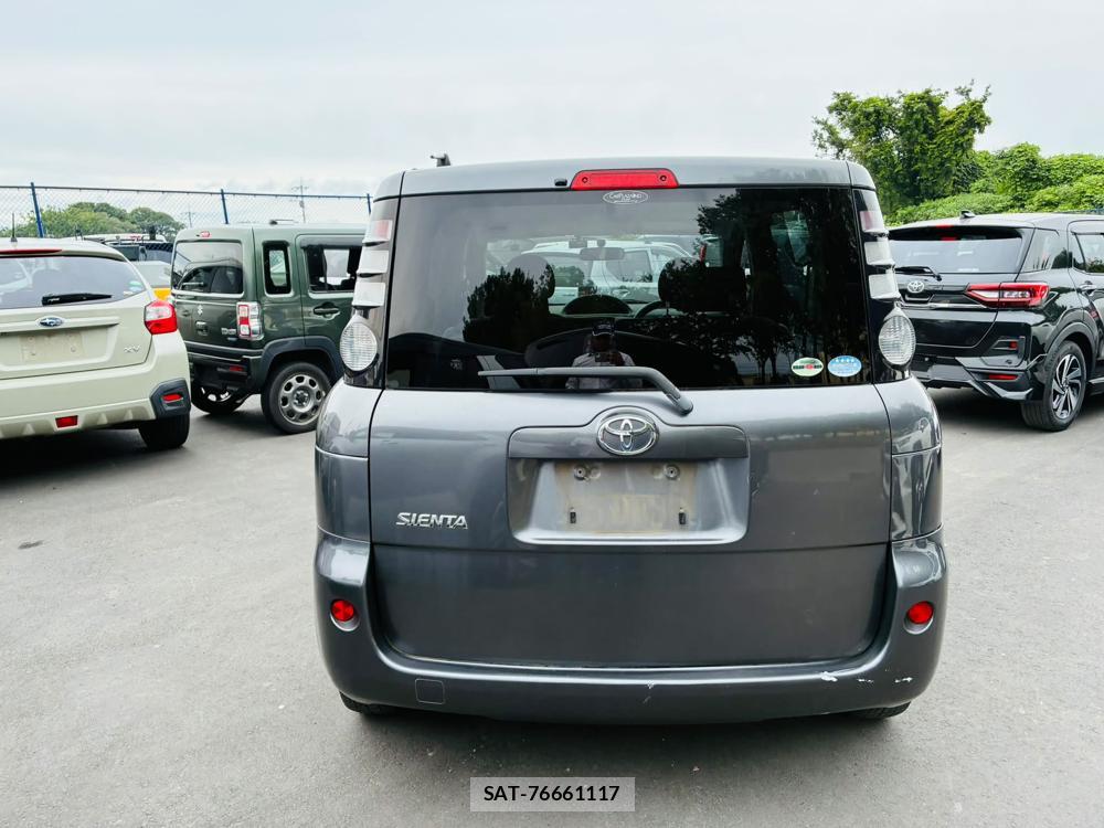 Toyota SIENTA 2008-01 7538433-3