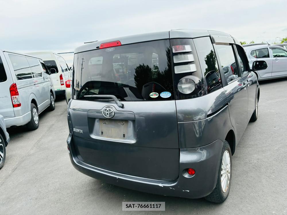 Toyota SIENTA 2008-01 7538433-4