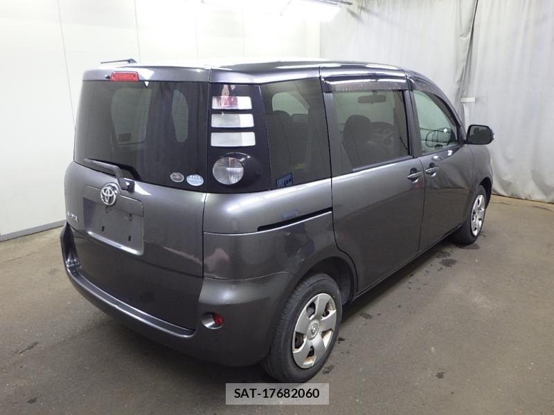 Toyota SIENTA 2009-10 7578789-1