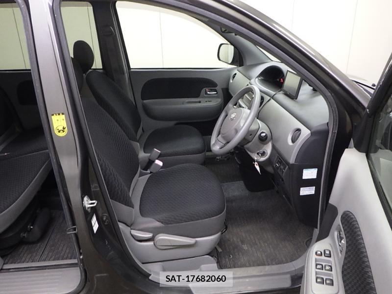 Toyota SIENTA 2009-10 7578789-5