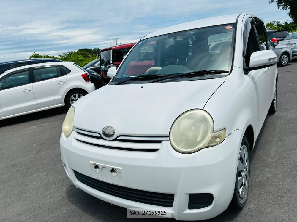 Toyota SIENTA 2010-04 7497286-0