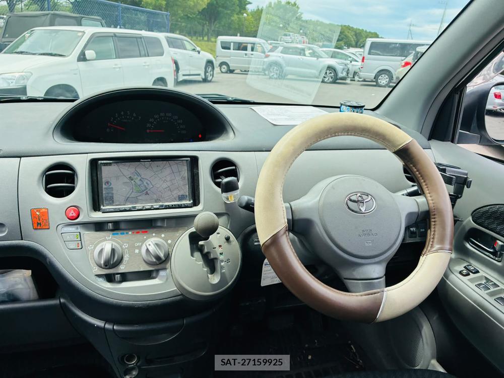 Toyota SIENTA 2010-04 7497286-13