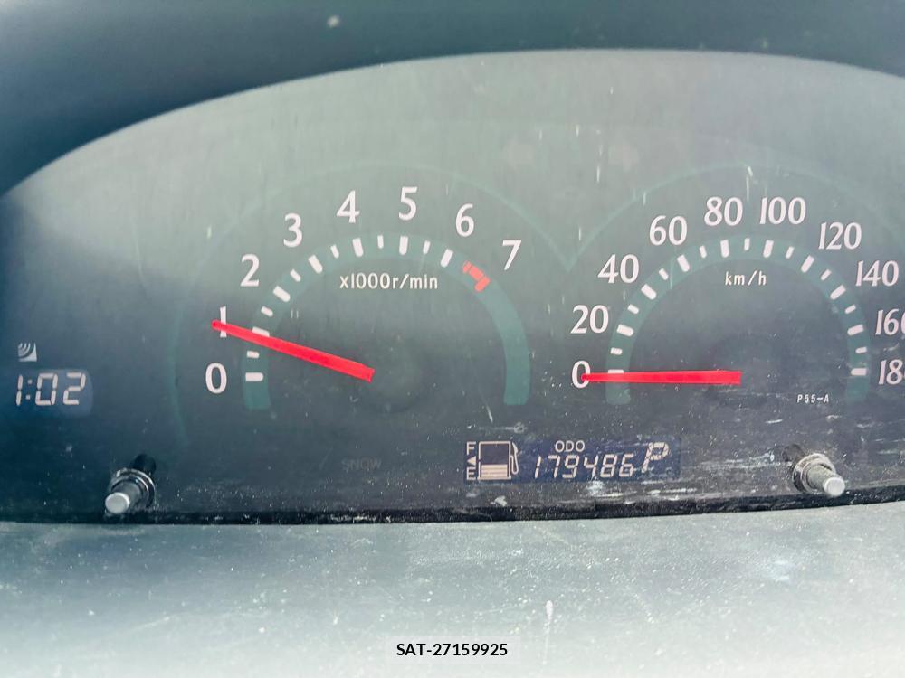 Toyota SIENTA 2010-04 7497286-15