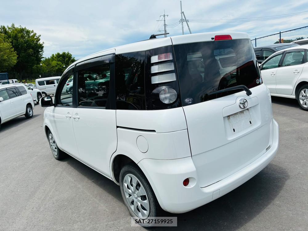 Toyota SIENTA 2010-04 7497286-2