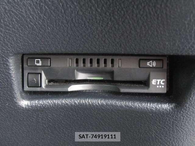 Toyota SIENTA 2018-11 7620006-8