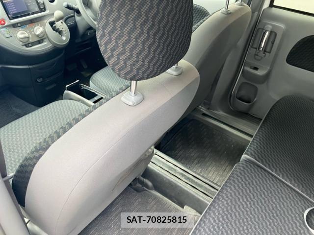 Toyota SIENTA 2010-08 7620041-15