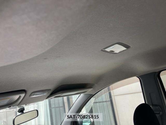 Toyota SIENTA 2010-08 7620041-17