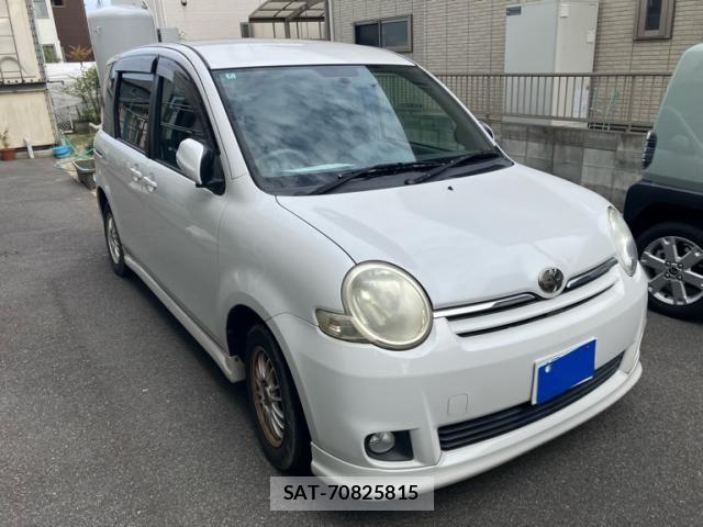 Toyota SIENTA 2010-08 7620041-1