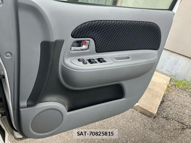 Toyota SIENTA 2010-08 7620041-20