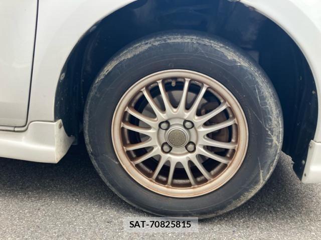 Toyota SIENTA 2010-08 7620041-6