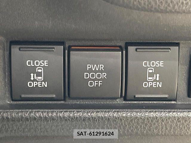 Toyota SIENTA 2023-09 7619996-6