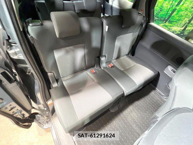 Toyota SIENTA 2023-09 7619996-8