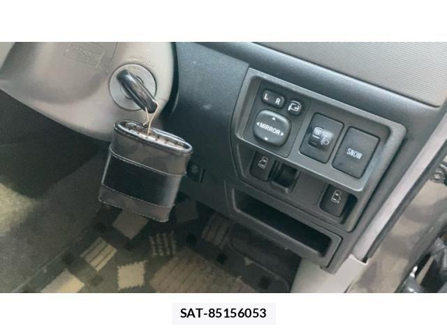 Toyota SIENTA 2009-07 7620039-12