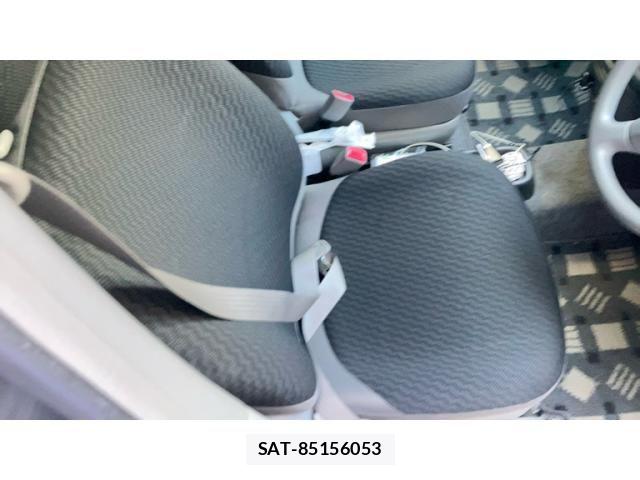 Toyota SIENTA 2009-07 7620039-13