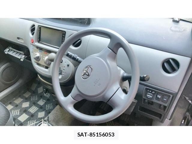 Toyota SIENTA 2009-07 7620039-14