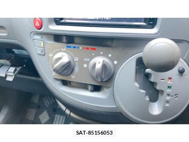Toyota SIENTA 2009-07 7620039-17