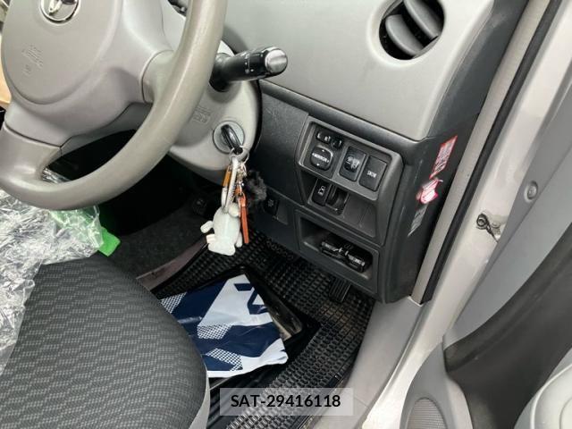 Toyota SIENTA 2007-08 7620038-12
