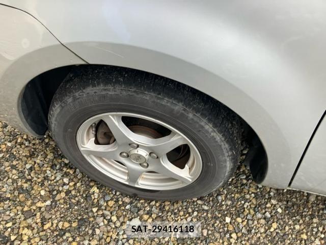 Toyota SIENTA 2007-08 7620038-2