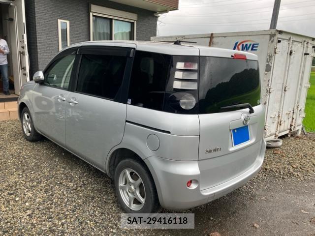 Toyota SIENTA 2007-08 7620038-5