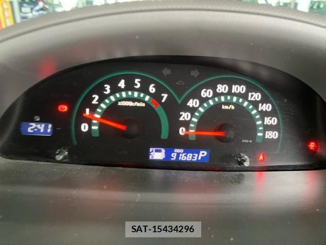 Toyota SIENTA 2010-04 7620040-16