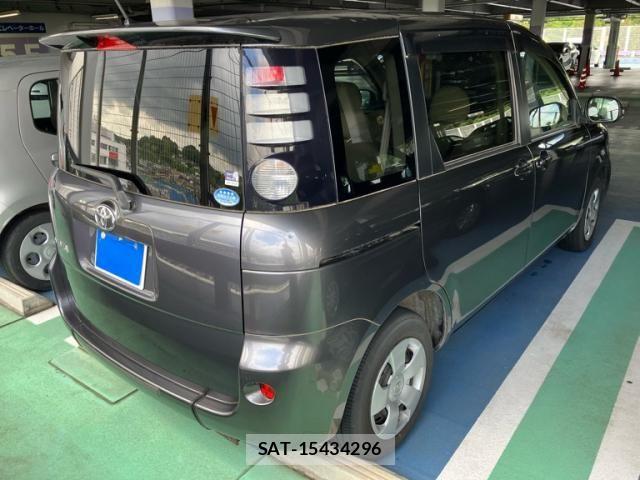 Toyota SIENTA 2010-04 7620040-3